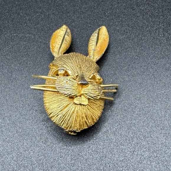 Vintage BSK Gold-Toned Rabbit Easter Bunny Pin Brooch - Picture 2 of 7